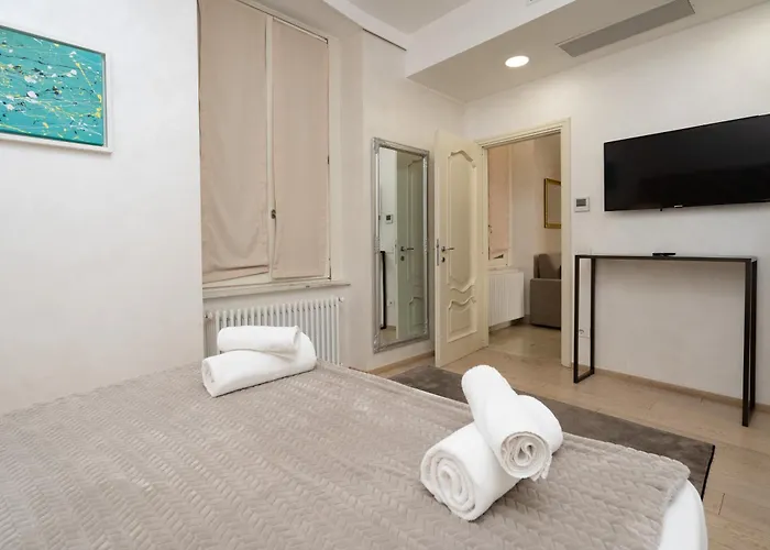 Trevi Fountain Terrace House Iii Rome