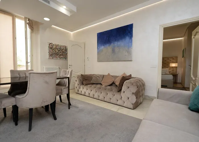 Trevi Fountain Terrace House Iii Rome