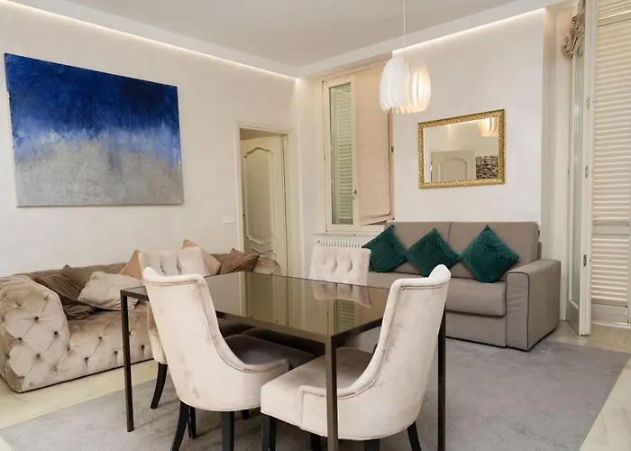 Trevi Fountain Terrace House Iii *